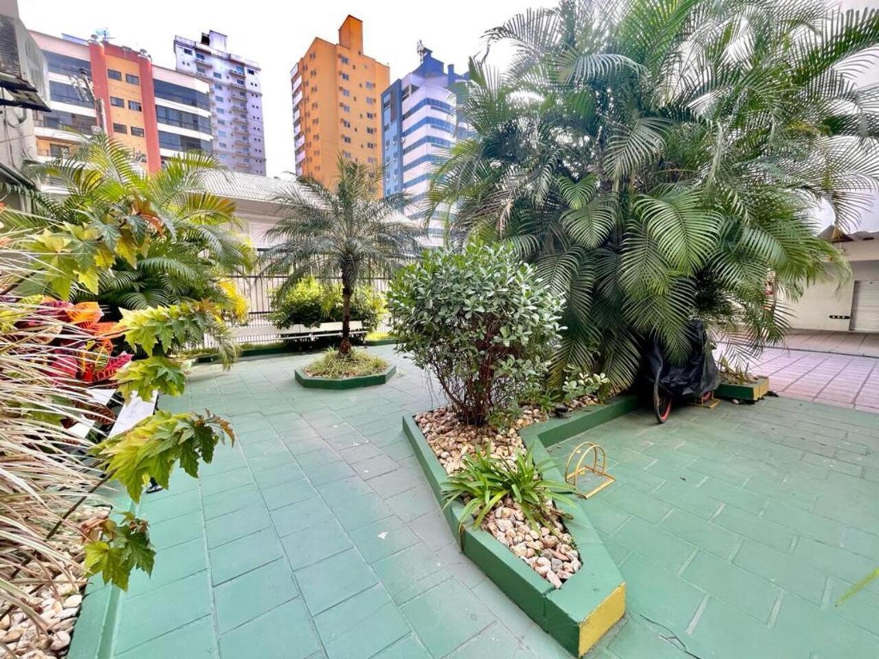 Apto Amplo No Coracao Da Meia Praia A 130M Do Mar Itapema Esterno foto